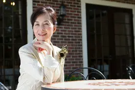 “女人一辈子不结婚，老了什么感觉？”3个60岁单身女人道出现实图片