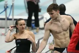 跳水运动员的难言之隐，刮体毛是基本要求，泳裤太短小容易被关注图片