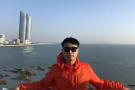 重庆"超牛"学霸：排名第一考入名校，大二就获10万融资，还创办珠宝公司！图片