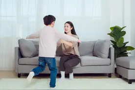 50岁阿姨：懂得拒绝哭穷的儿子后，我活得有奔头了图片