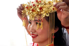 远嫁的女儿：人到中年，回娘家见父母，真的是见一次少一次图片
