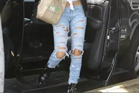 破洞时尚你真懂吗？“破”的适可而止，才能掌握到时髦的精髓图片