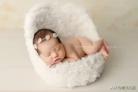 刚出生的宝宝出现不吃、不哭、不闹等要注意这个问题图片