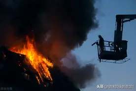4辆黑科技消防车，装配喷气式飞机引擎，用导弹灭火图片