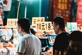 摆摊4年，我卖两种饮料，成本却只需两块钱，收益让婆婆眼红图片