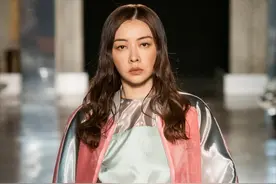 熊黛林参加走秀 真漂亮，就是穿的太寒酸了图片