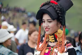 彝族馋遍我童年的美食，以及男人的豁达和姑娘的开放图片