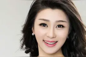 广东的十大美女主持人，学历高气质好,美貌与智慧并重图片