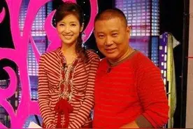 2016年，曹云金怒揭主持人春妮与郭德纲"有染"，卓伟一语道出真相图片