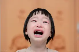 孩子爱吃零食，别急着说“不”，爸妈更该做好这几件事图片