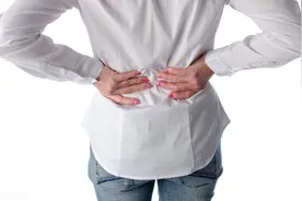 你的腰背疼痛可能与你的胃有关图片