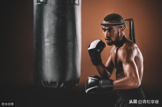 拳击技巧分享——如何结合步伐训练出完美直拳？