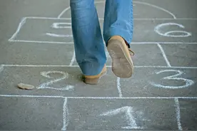 不用花一分钱就能玩的童年游戏，图四男生最爱玩，图九没少挨打图片