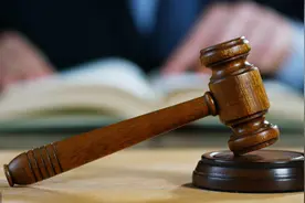 妻子被打后，丈夫持刀伤人出人命，法院为何轻判？图片