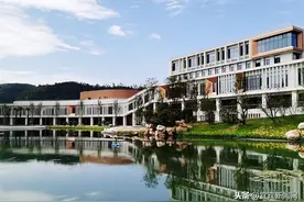 川外成都学院宜宾校区启用 青春的脚步格外铿锵图片