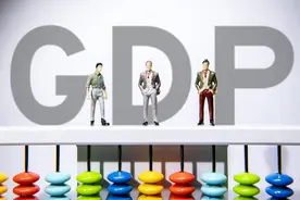 人均GDP超过2万美元的国家有几个？我国有哪些区域已经达到图片