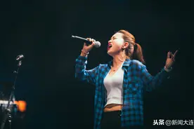 家庭聚会飙高音，大连一阿姨唱《青藏高原》致动脉瘤破裂图片