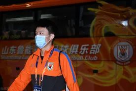 山东鲁能抵达赛场，费莱尼、格德斯领衔首发，佩莱、卡达尔替补图片