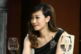 她是邢李原前妻，四婚四离活得潇洒自在，与前夫现任林青霞做朋友图片