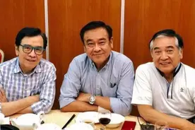 娱乐圈秘史：香港3个顶级大腕，不同姓，却都是一个妈生的图片