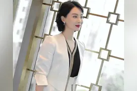 “霸气女总裁”上线了，职场小白穿搭看这里，等你来pick图片