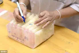 你还在为背奶发愁吗？“背奶妈妈”全攻略，纯经验、干货，请收藏图片