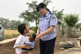 脑筋急转弯：一个警察的儿子从来不叫这个警察为爸爸，为什么？图片