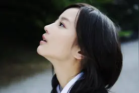 有这4个特征的女人，“侧脸”比“正脸”好看太多，你属于哪一种图片