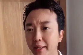 怎么不结婚？41岁李玉刚18个字回应显凄凉，“混血女儿”颜值抢镜图片