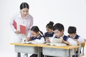 26岁时，我放弃教师编制去了辅导机构，今年30岁，我后悔了图片