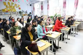 看到儿子成绩单，母亲给班主任连发3条信息，看到回复后：不敢信图片