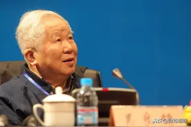 一楼“带花园”和顶楼“带阁楼”，到底选哪个？建筑学家给出答案图片