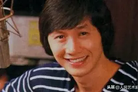 他是一代歌神，开启粤语歌时代，封喉两年的张国荣为他再开金口，他是谭咏麟唯一的偶像，是张学友心中的巨星图片