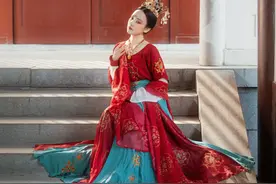 敦煌风袒领汉服梵音，绣花貌美颜色惊艳，化身飞天仙女图片