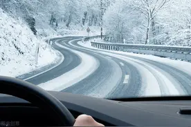 冰雪天的开车技巧图片