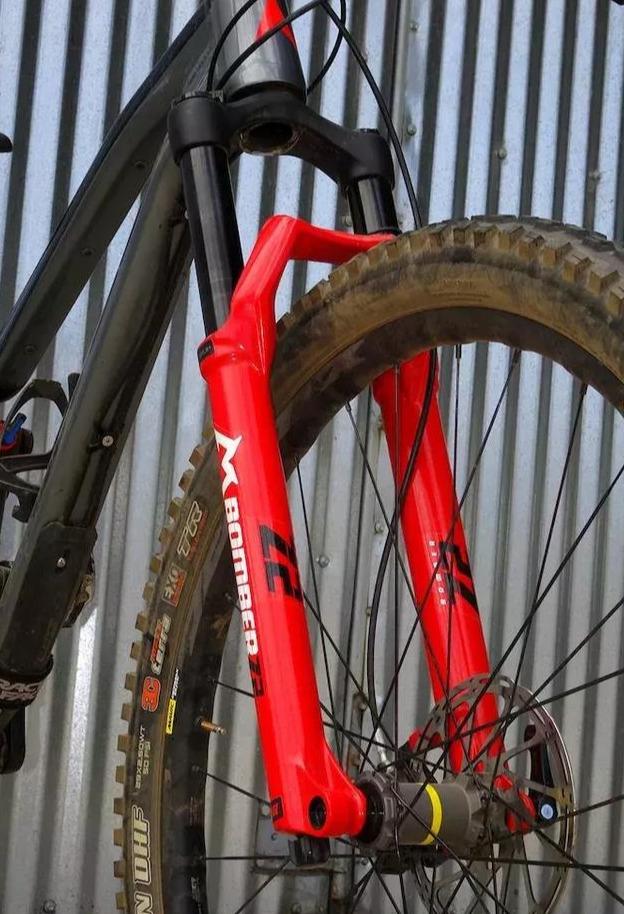 四款性价比爆表的Trail前叉，谁更胜一筹？