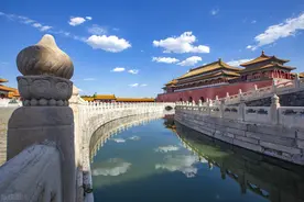 易中天摊上事儿了，被乾隆的后人给告了图片