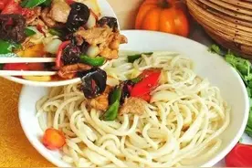 还是过油肉拌面扎实图片