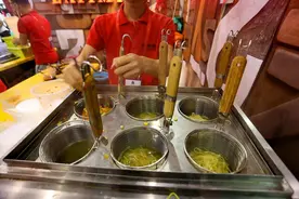 创业者面对负债，亏损，倒闭潮大环境，餐饮创业三大基本原则？图片