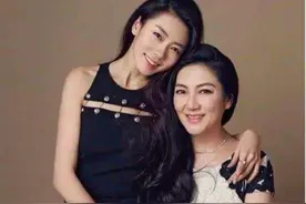90后程晓玥再晒豪宅，母亲是外交官后代，和时尚圈女魔头是闺蜜图片
