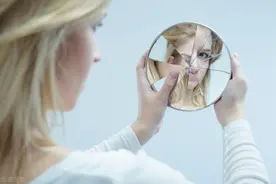 身材不“完美”，如何摆脱自卑，活出自信的自己？图片