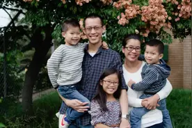 澳大利亚网红华裔教师讨论疫情教学 盼澳教育体系改善图片