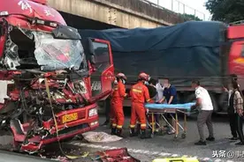高速路上眼睛一闭，很可能就睁不开了图片