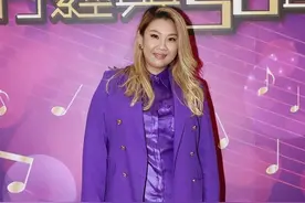 郑欣宜真有自信！体重近180斤还敢穿紧身皮裤，意外没有臃肿感图片