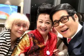 68岁陈曼娜豪宅办春茗首届港姐冠军罕见露脸，戏谑疫情不及友情深图片