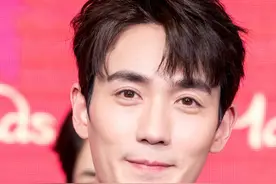 朱一龙的下垂眼十分温和，显得他气质清雅图片
