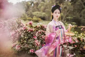 故事：“小哑巴，你是我的人”她欢喜点头，不敢告诉他，她是装哑图片