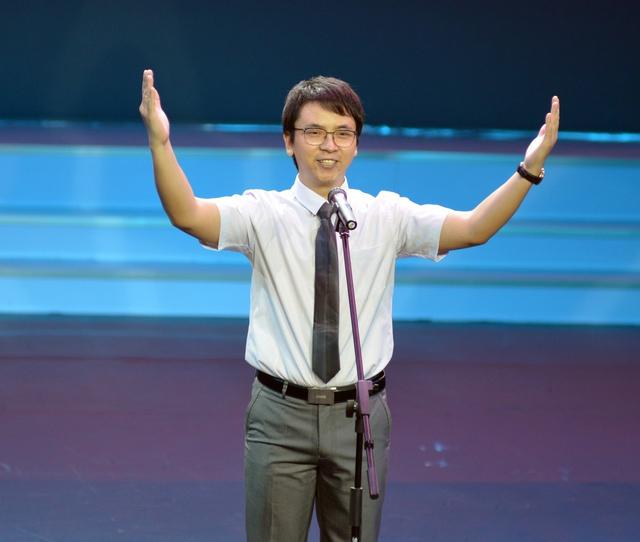 感恩演讲稿（公司年会优秀员工代表感恩致辞建议收藏）
