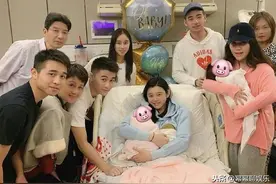 被称为“小赌王”的何猷龙，娶青梅竹马的妻子，女儿也被宠上天图片