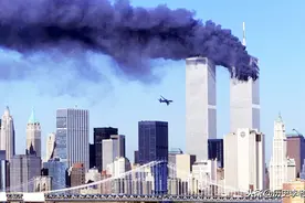 直击911时世贸大厦撞击毁灭全过程：像灾难大片，图9如同世界末日图片